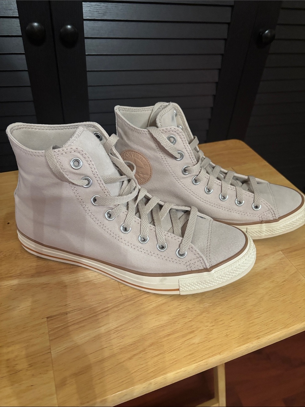 Converse: Chuck Taylor All Star Canvas & Leather